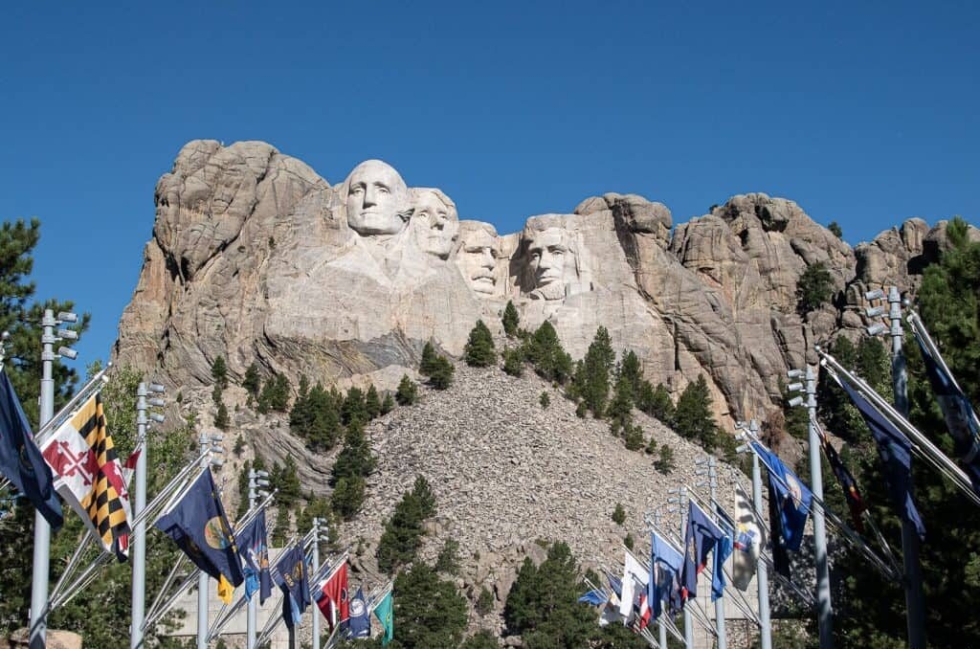 The Essential Guide To Visiting Custer State Park [With Itinerary!]