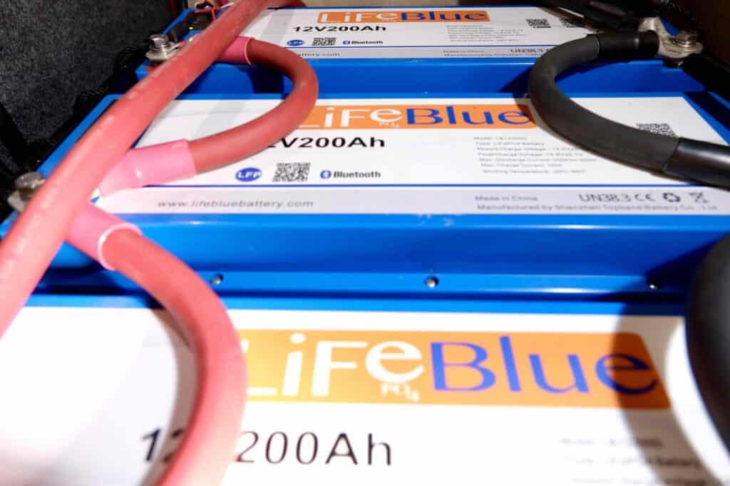 6 volt vs 12 volt RV Battery Which is Best for You?